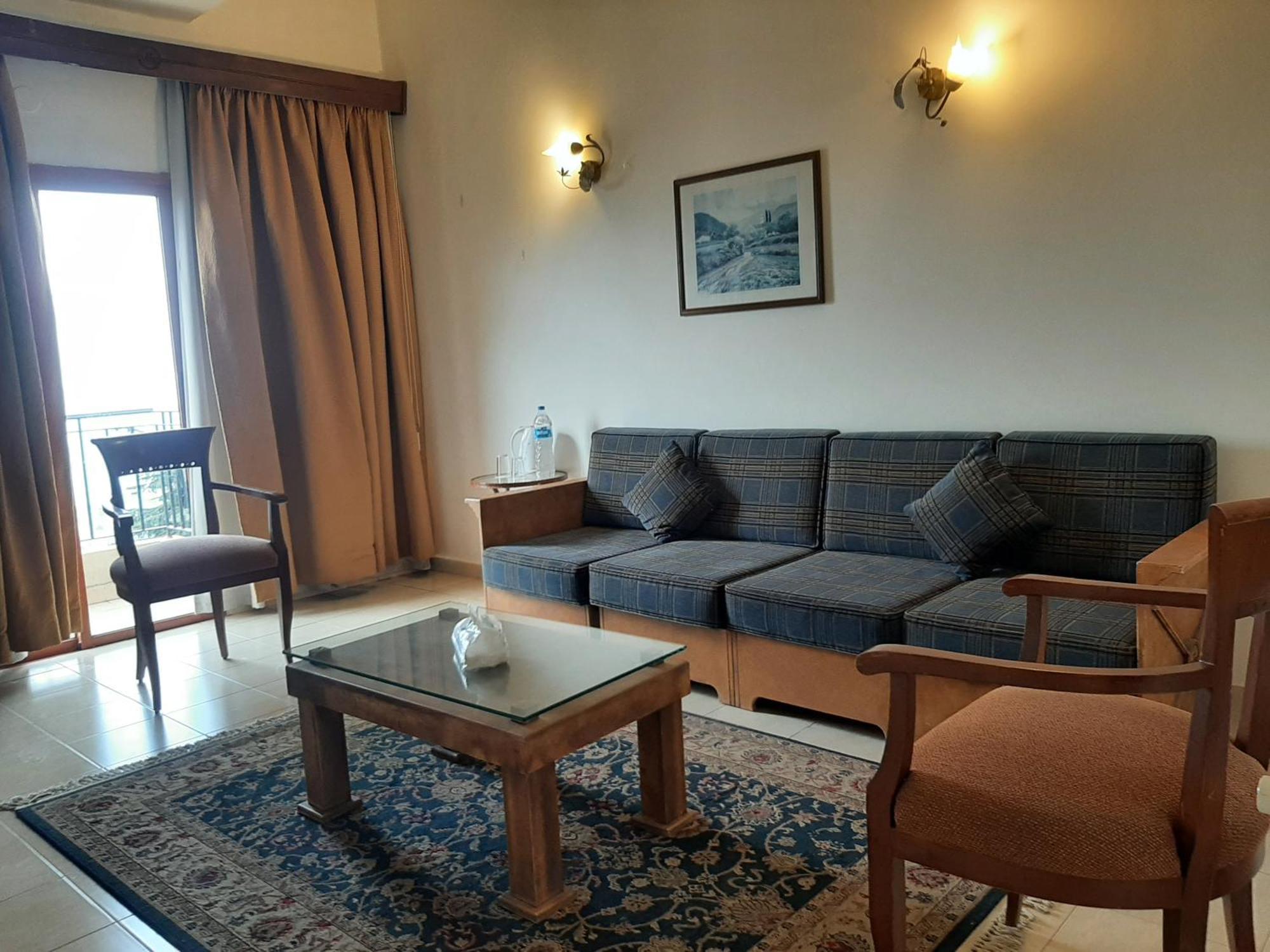 Valley View Hotel - Hammana Room photo