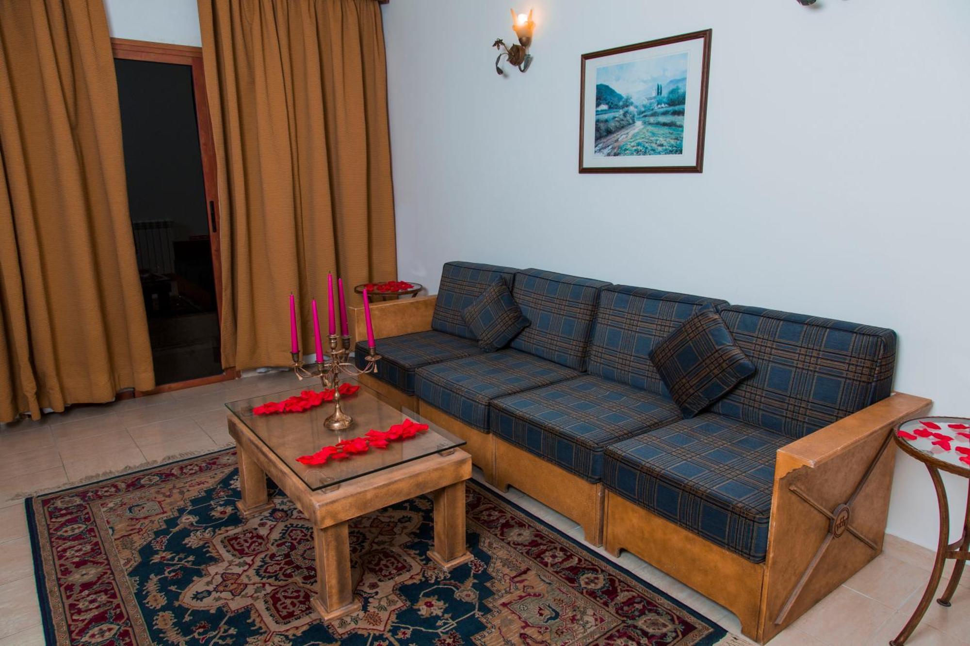 Valley View Hotel - Hammana Room photo