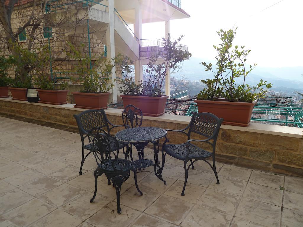 Valley View Hotel - Hammana Room photo
